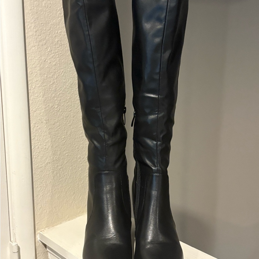 Dream Pairs Midleg Block Heel Boots Woman's 7 Black (WORN 2X) - Picture 6 of 13